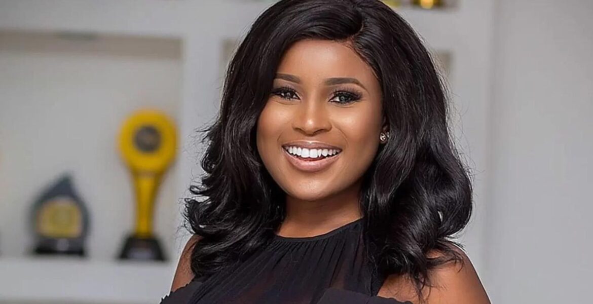 Berla Mundi adorewomen.com