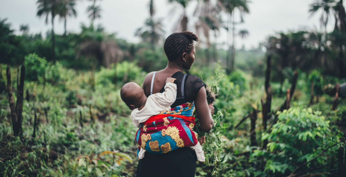 A women with her child