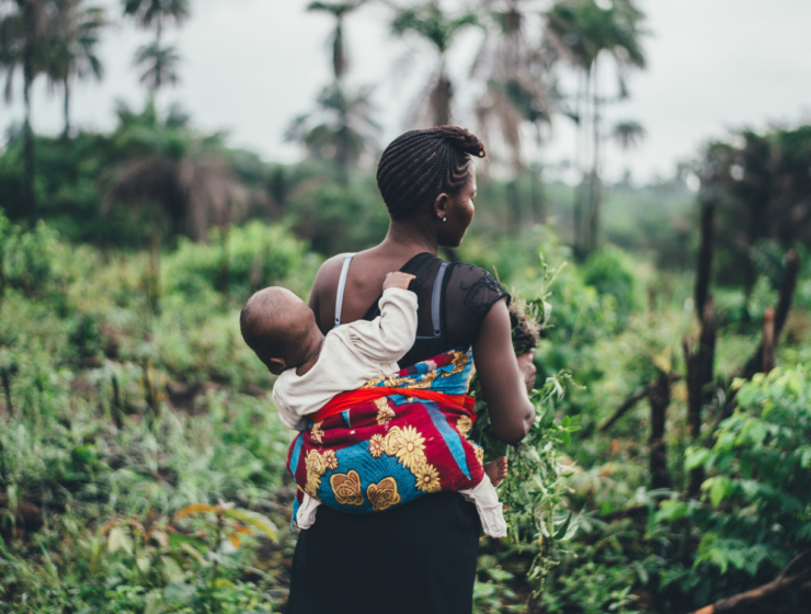 A women with her child
